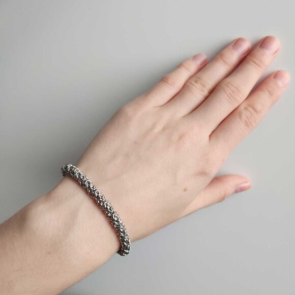 Classic vintage medieval turkish round weave chain mail silver mini bracelet - Picture 7 of 9